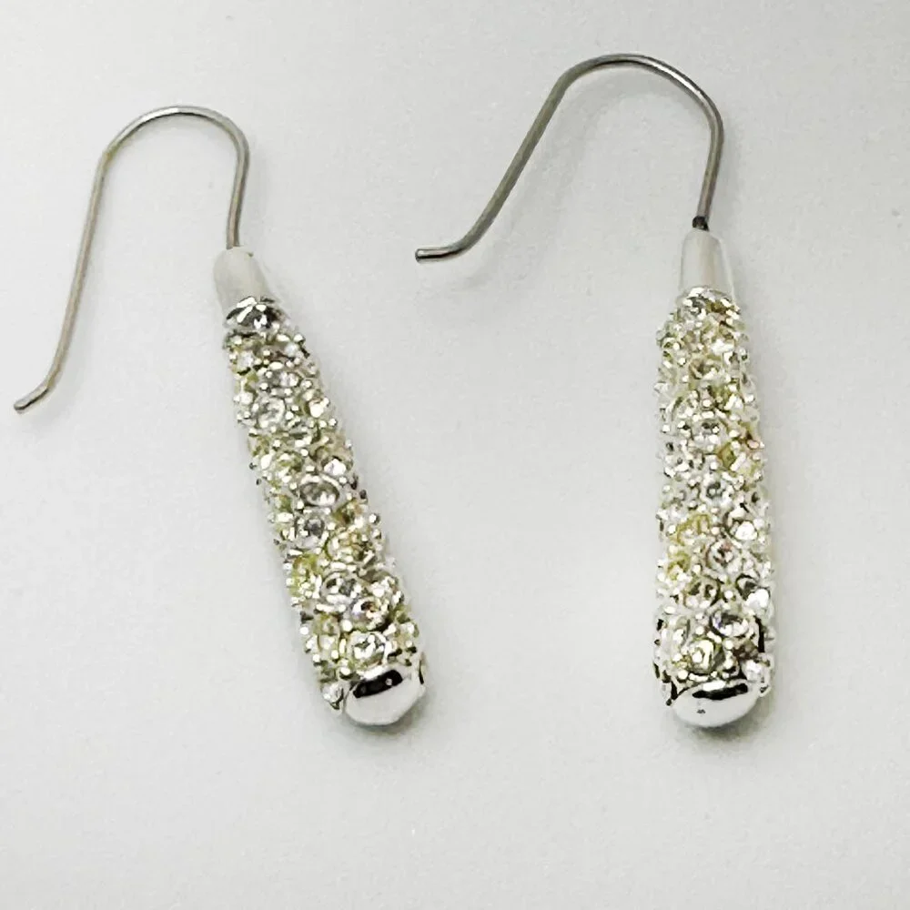 VINTAGE - High End Costume Jewelry - Fishhook Dangle Earrings - Picture 5 of 9